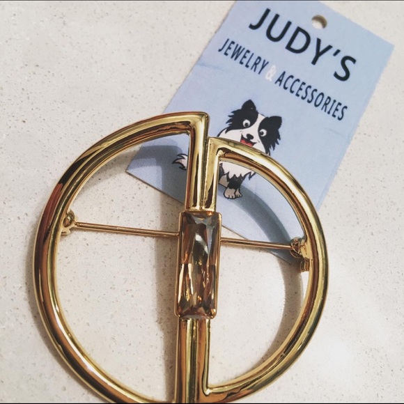 Meet your Posher, Judy’s Jewelry & Accessories - Picture 2 of 2